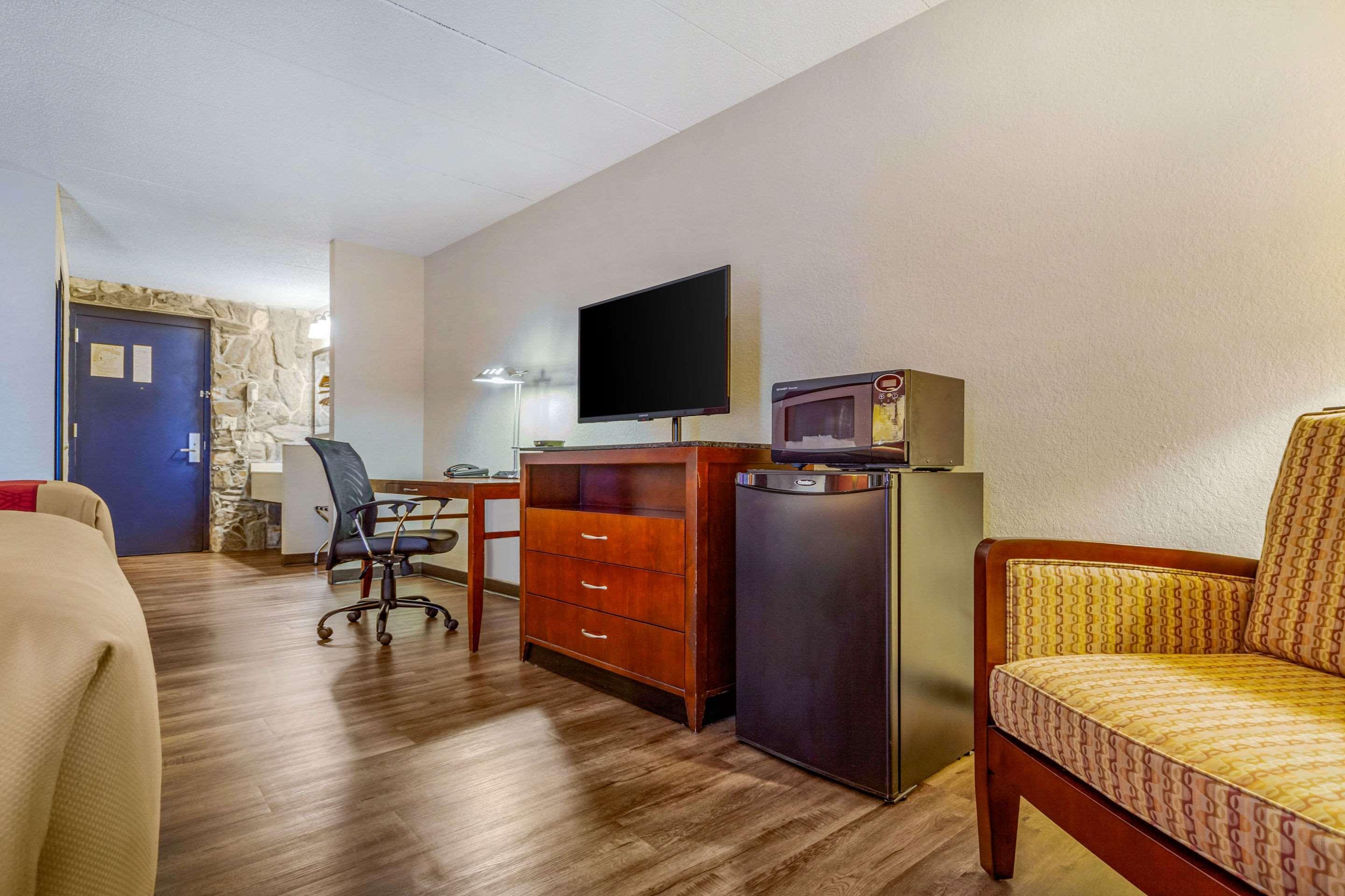 Econo Lodge Inn & Suites Brookings Buitenkant foto