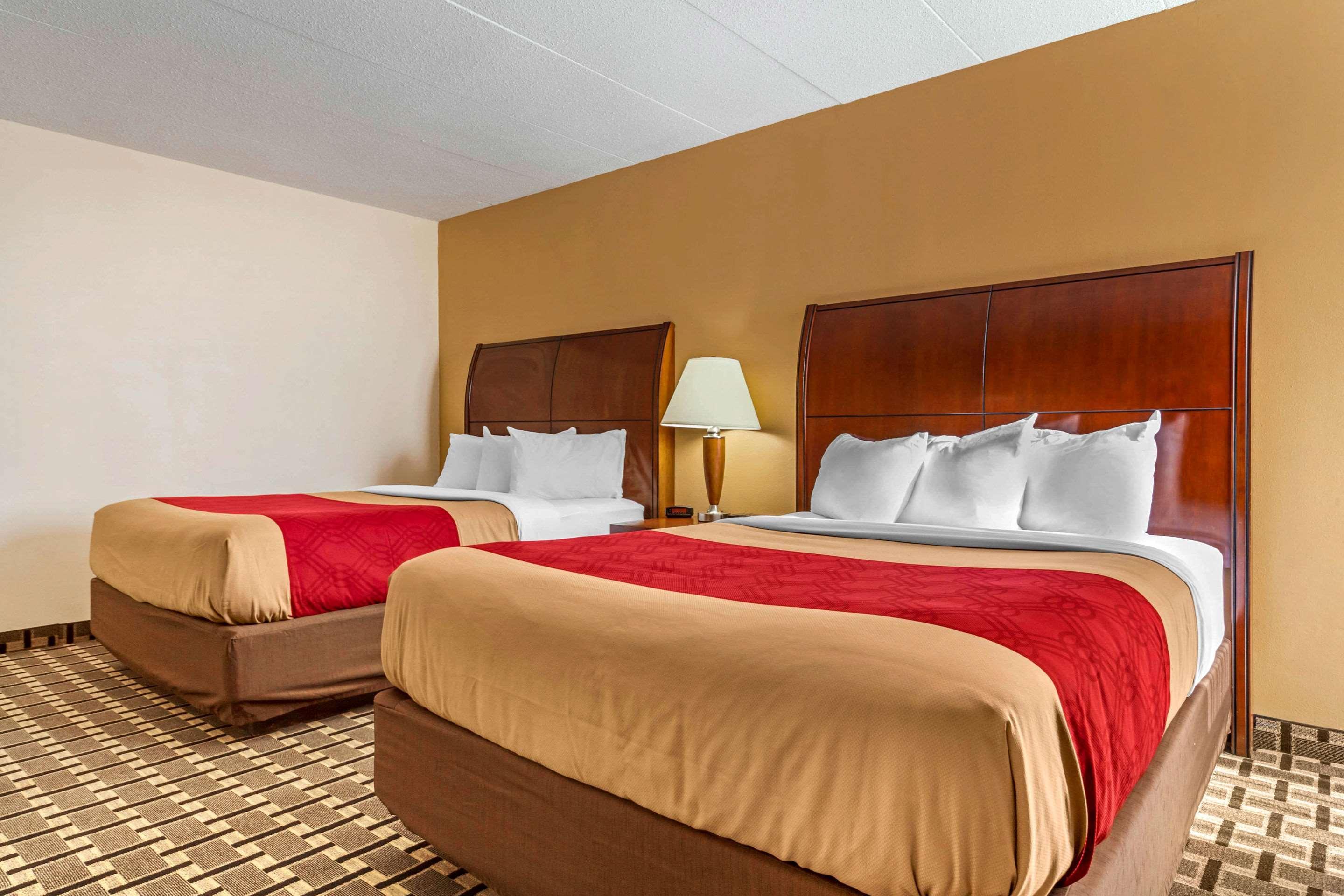Econo Lodge Inn & Suites Brookings Buitenkant foto