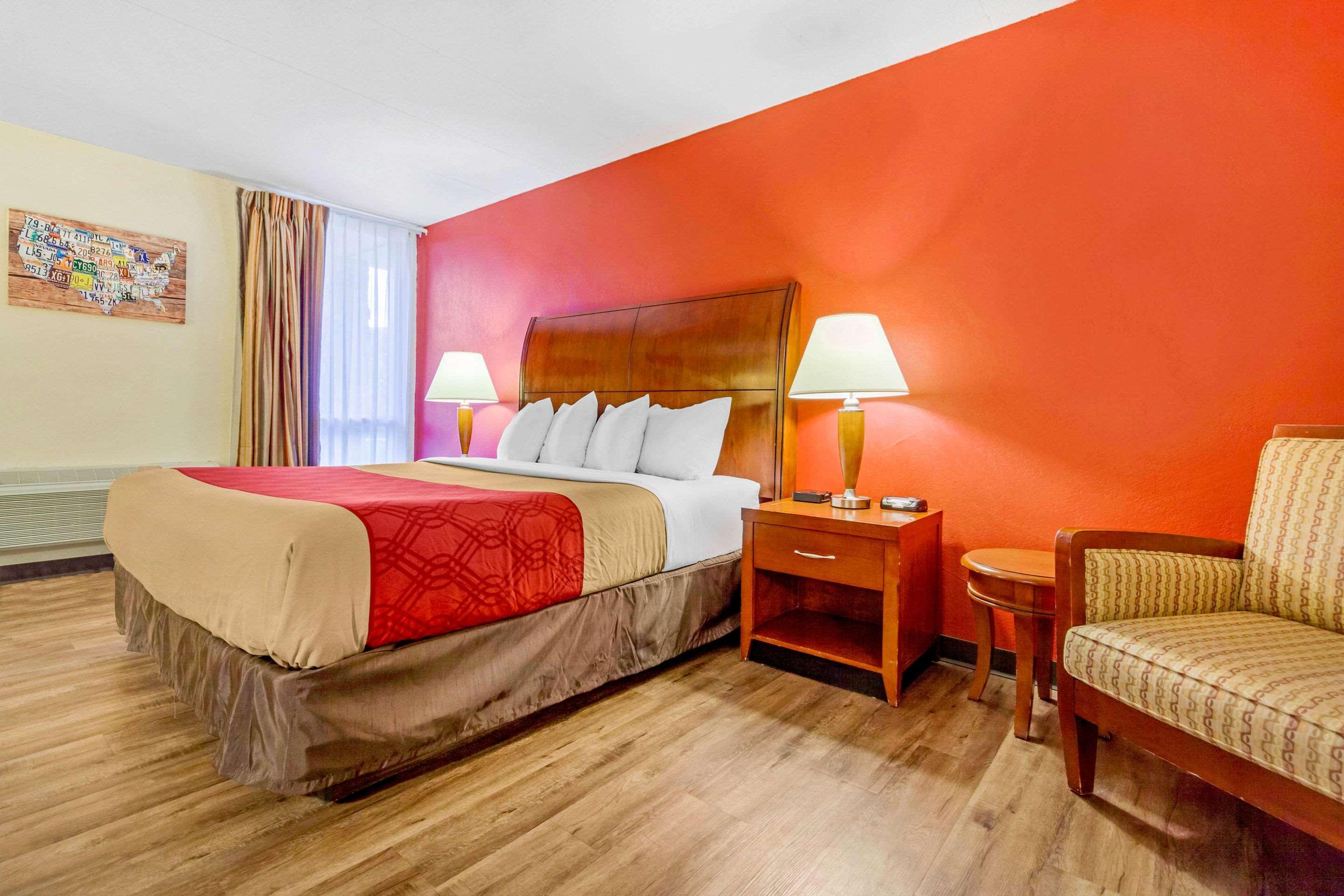 Econo Lodge Inn & Suites Brookings Buitenkant foto