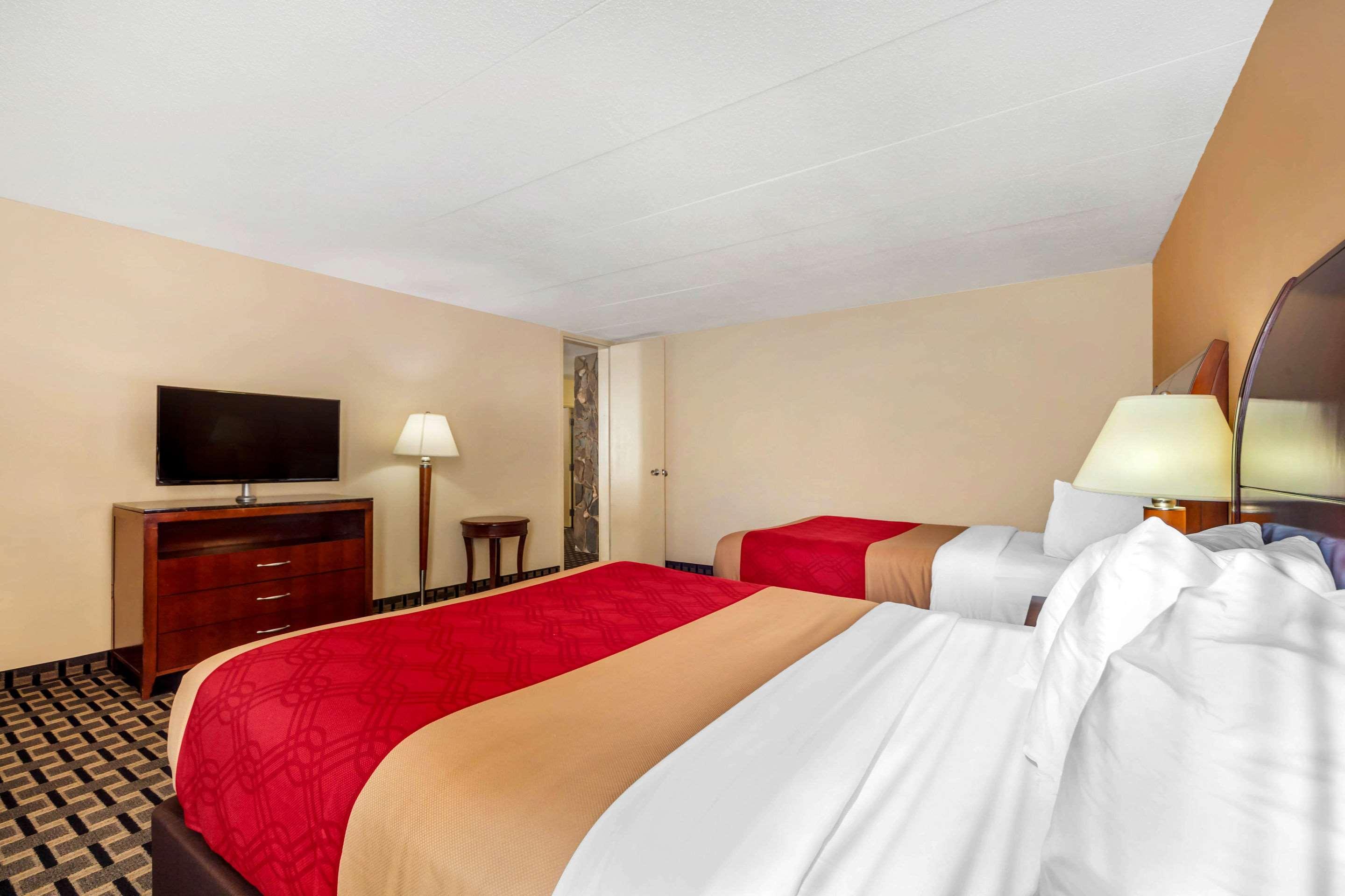 Econo Lodge Inn & Suites Brookings Buitenkant foto