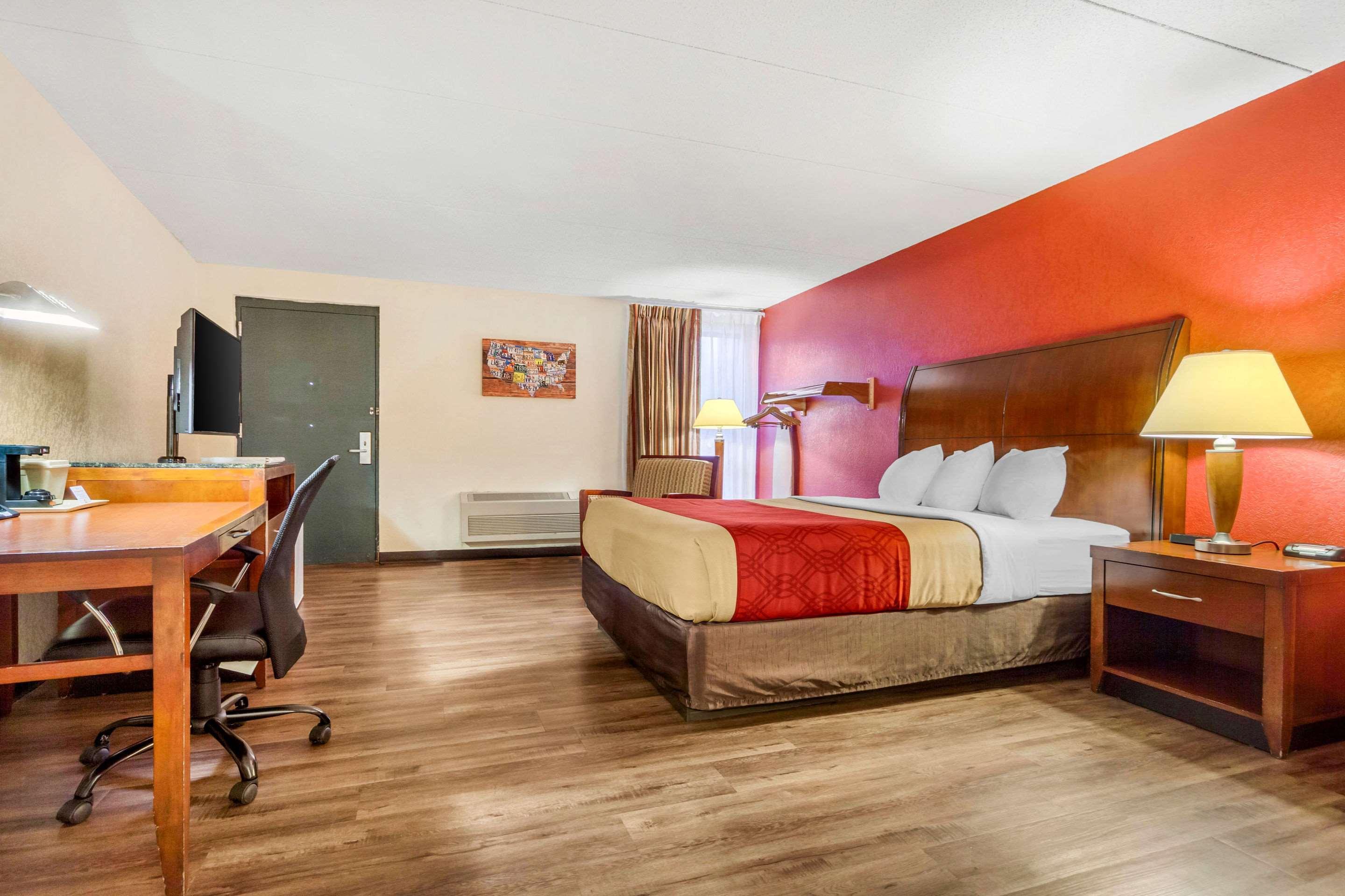 Econo Lodge Inn & Suites Brookings Buitenkant foto