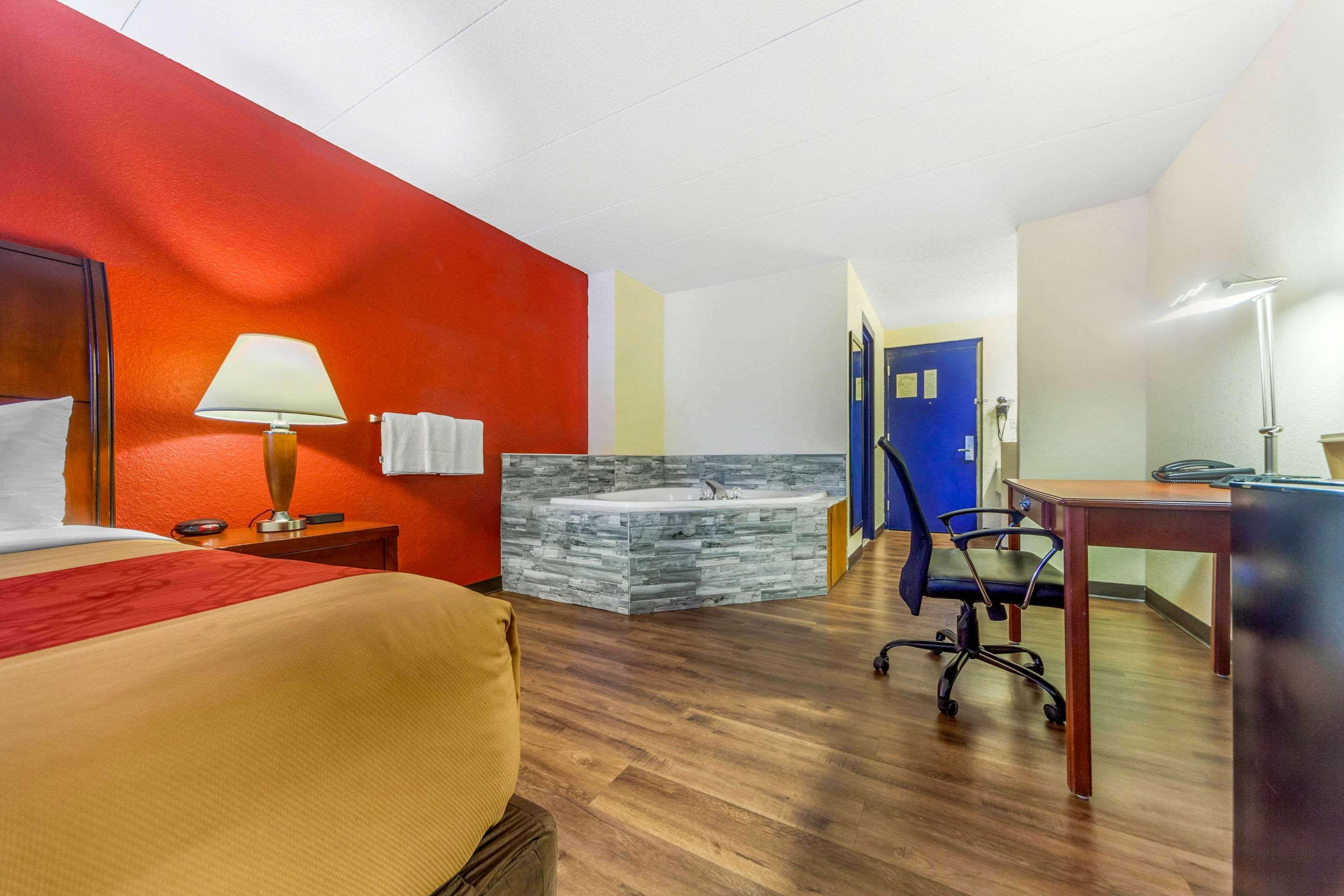 Econo Lodge Inn & Suites Brookings Buitenkant foto