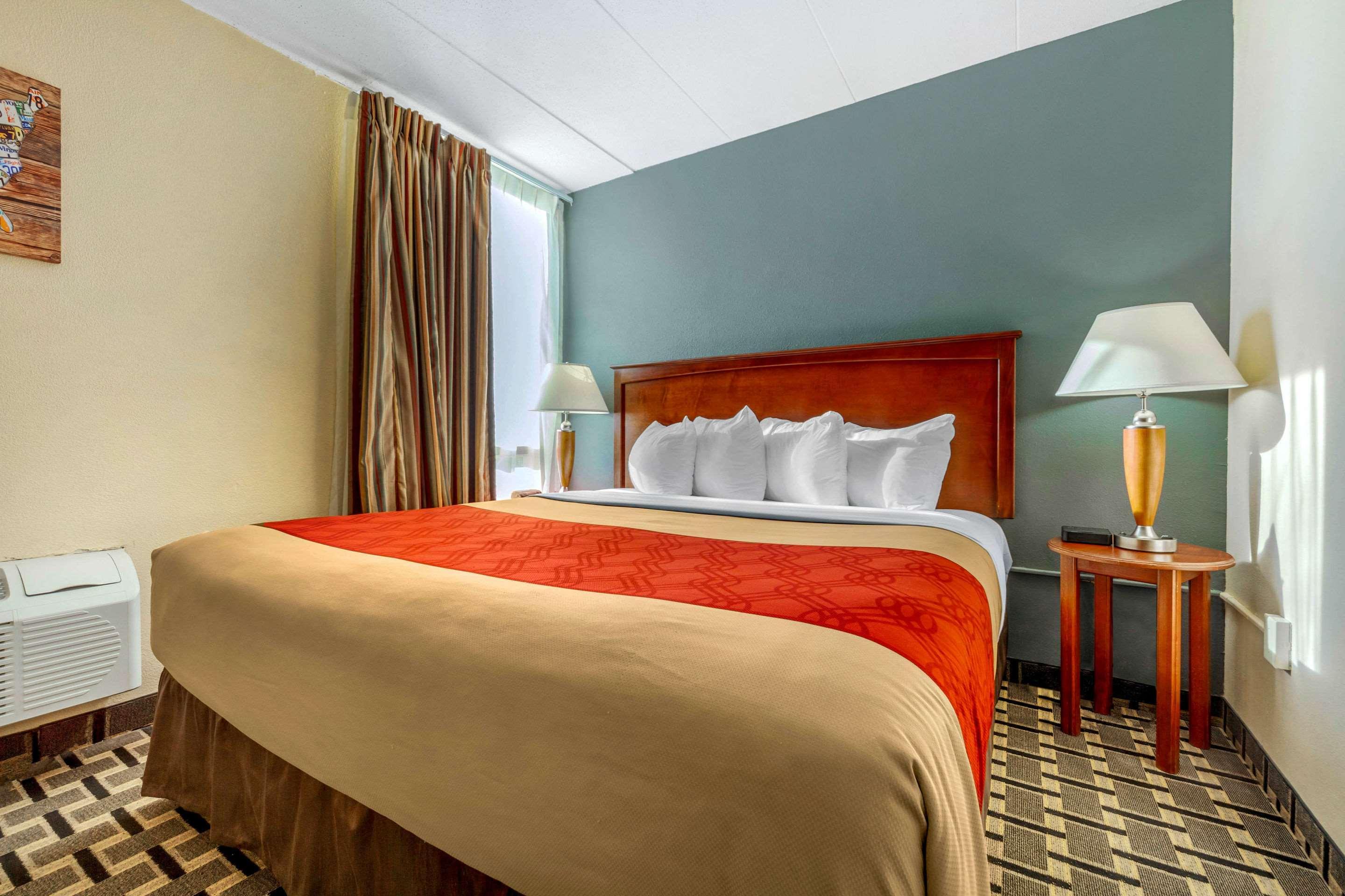 Econo Lodge Inn & Suites Brookings Buitenkant foto