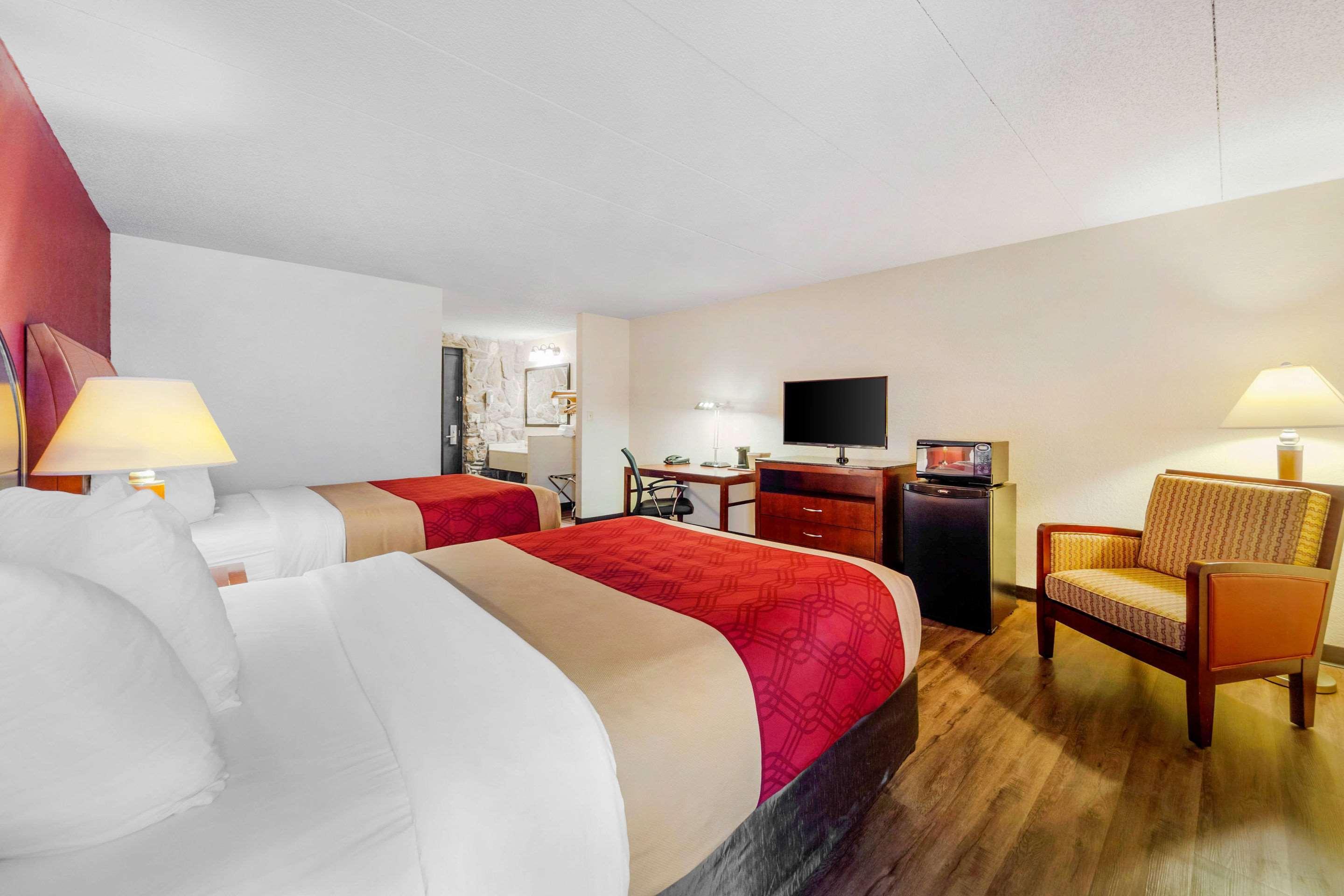 Econo Lodge Inn & Suites Brookings Buitenkant foto