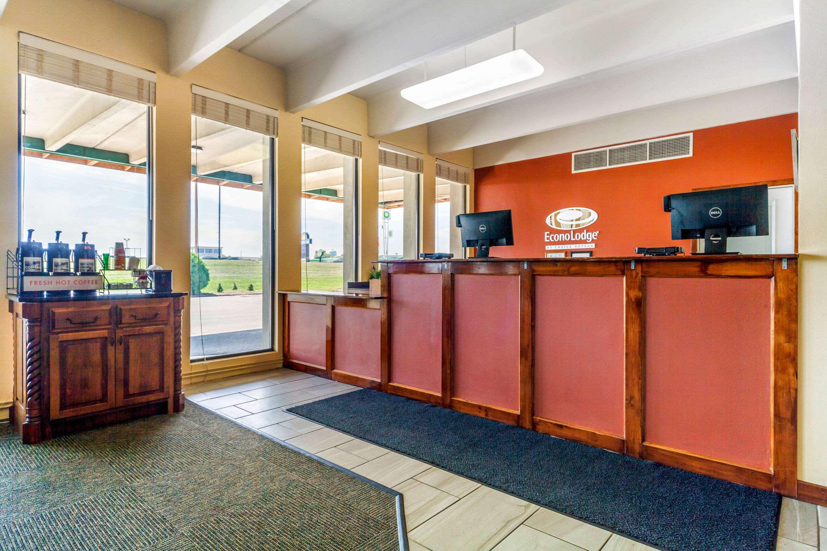 Econo Lodge Inn & Suites Brookings Buitenkant foto
