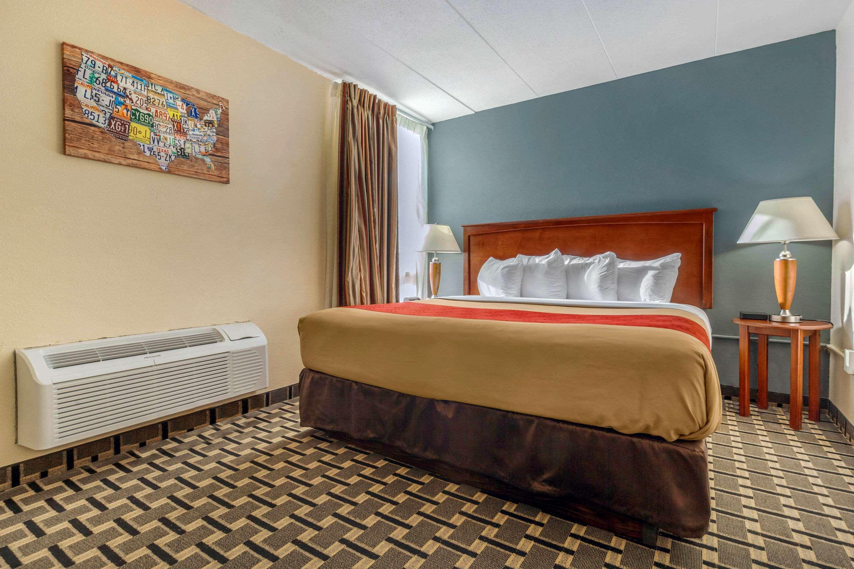 Econo Lodge Inn & Suites Brookings Buitenkant foto