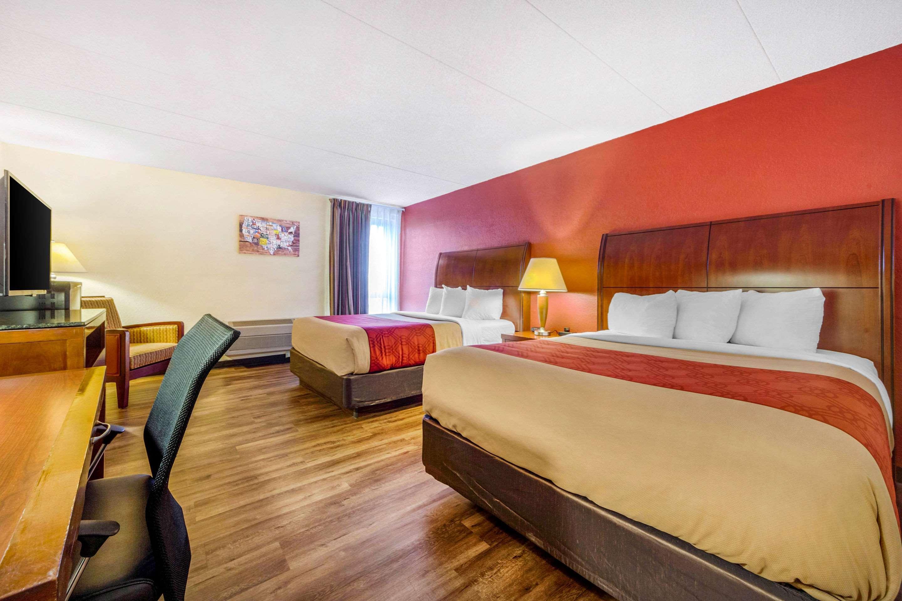 Econo Lodge Inn & Suites Brookings Buitenkant foto