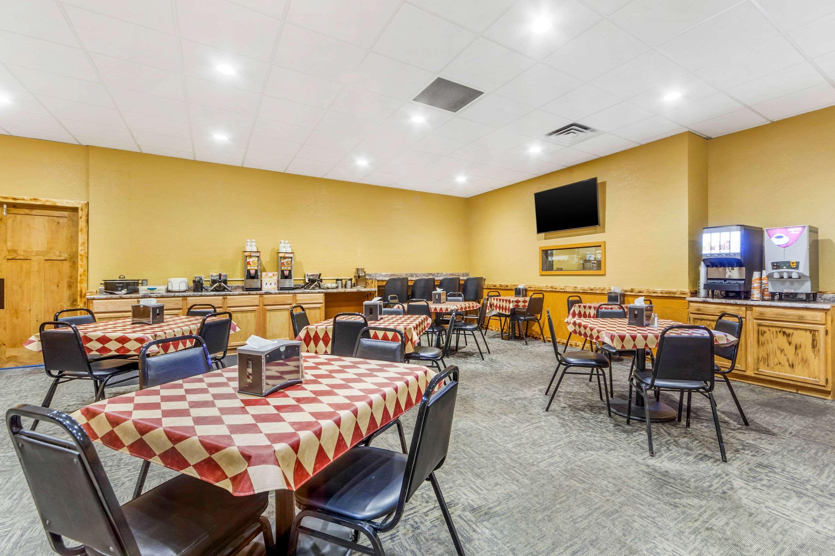 Econo Lodge Inn & Suites Brookings Buitenkant foto