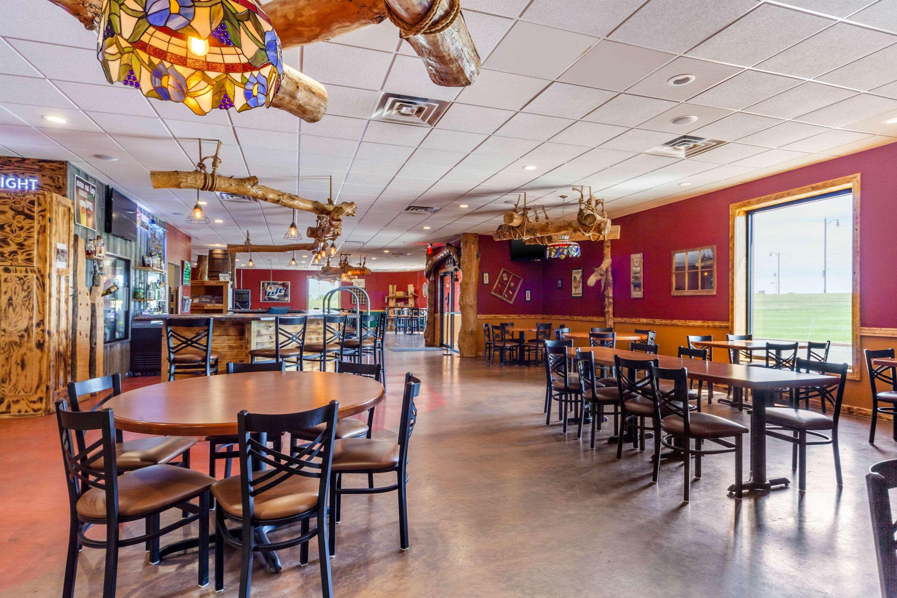 Econo Lodge Inn & Suites Brookings Buitenkant foto
