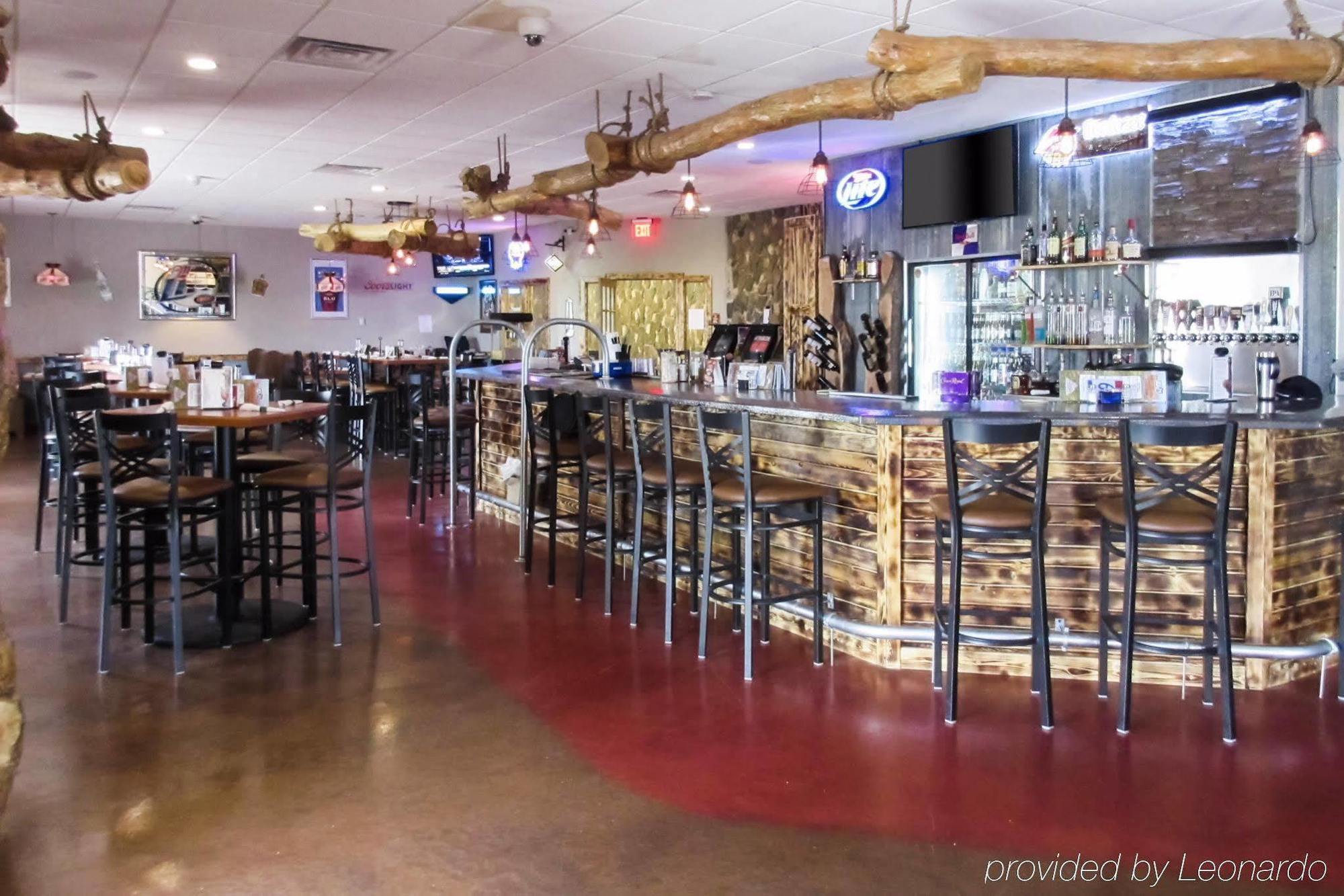 Econo Lodge Inn & Suites Brookings Buitenkant foto