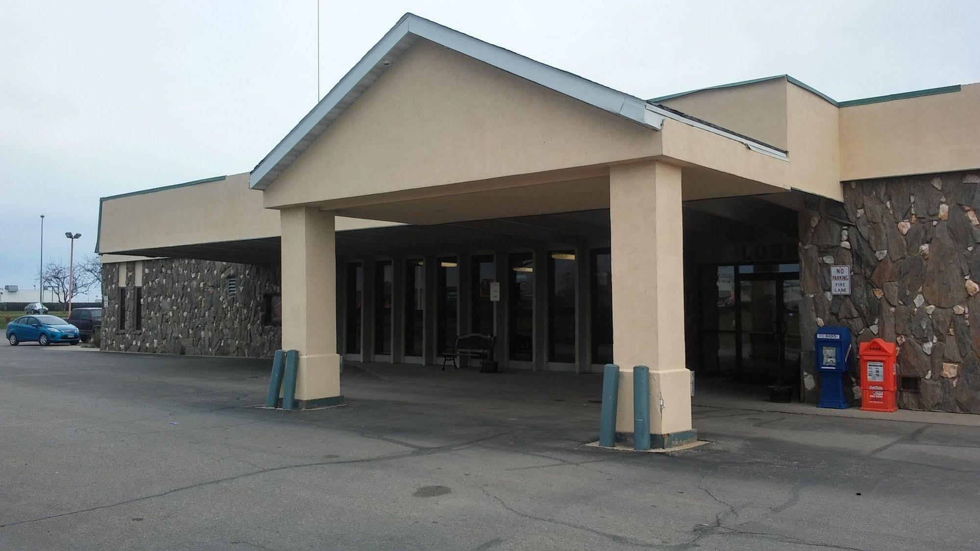 Econo Lodge Inn & Suites Brookings Buitenkant foto